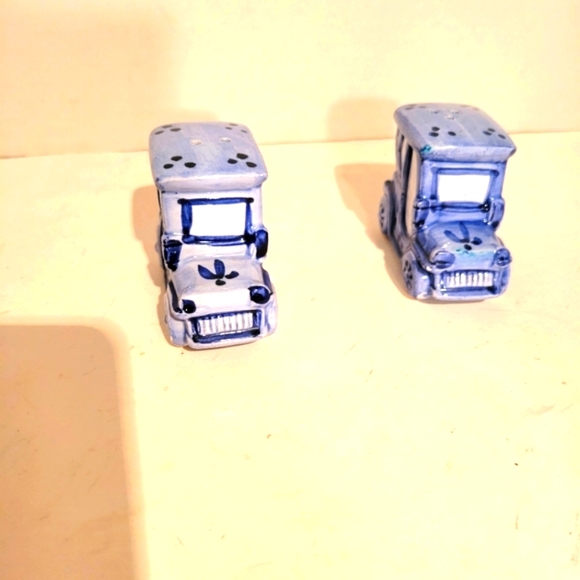 Vintage car's salt & pepper shakers WITH STOPPER'S - Picture 7 of 7